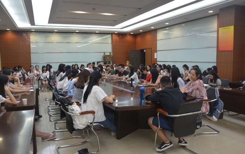 第十届新葡的京集团8814研究生会成立大会成功召开