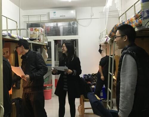 新葡的京集团8814顺利推选校级“文明寝室”和“星级寝室”